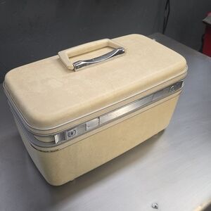 Samsonite Cream Makeup Organizer